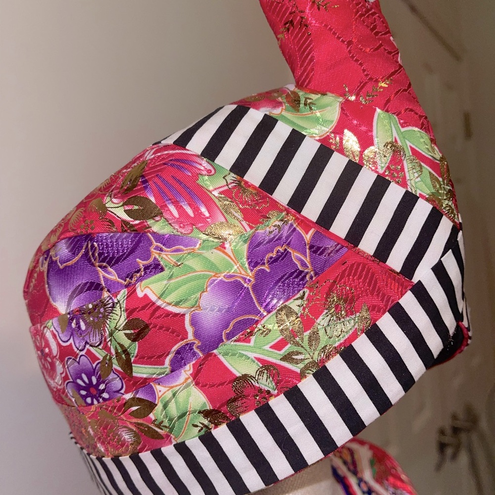 Hmong hot pink/pink hat size 22.5